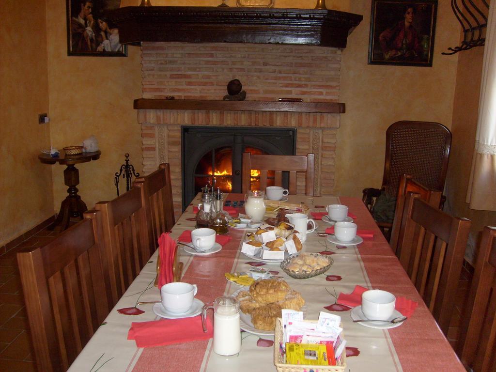 Senorio De Monterruiz Pensionat Casas de Santa Cruz Exteriör bild